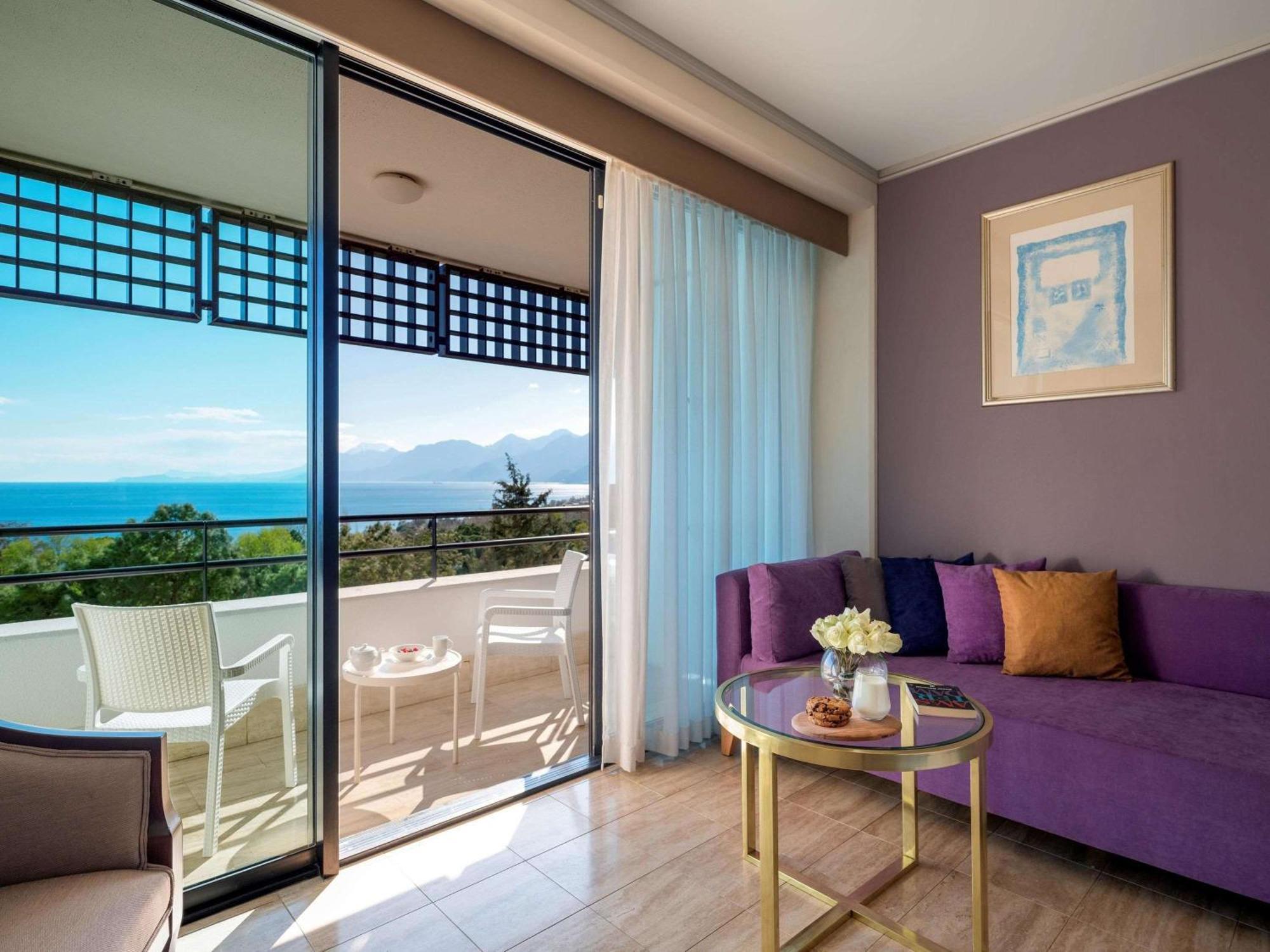 Otel Rixos Downtown - The Land Of Legends Access